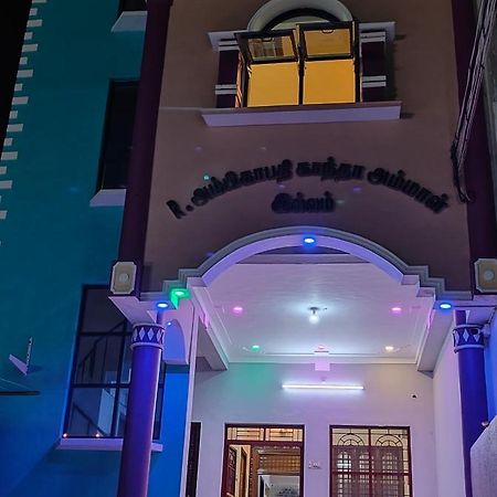 Guru Krupa Home Stay Tiruvannāmalai Exteriör bild