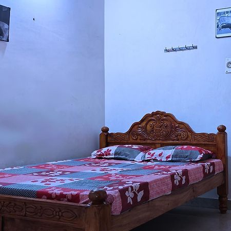 Guru Krupa Home Stay Tiruvannāmalai Exteriör bild