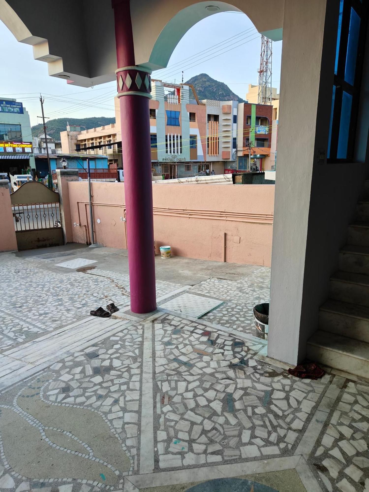 Guru Krupa Home Stay Tiruvannāmalai Exteriör bild
