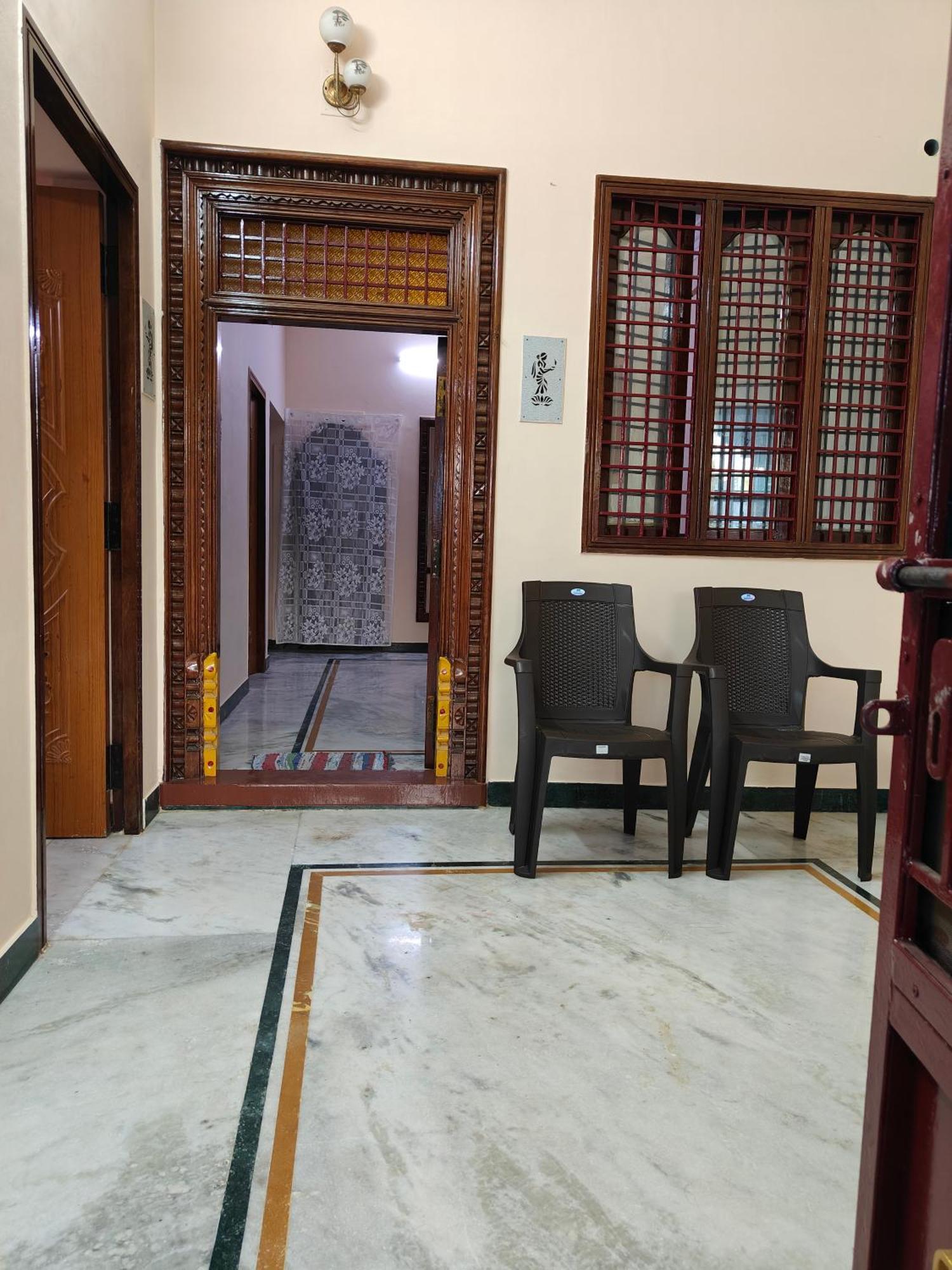Guru Krupa Home Stay Tiruvannāmalai Exteriör bild